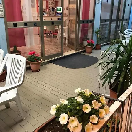 Отель Luna Rossa 3*