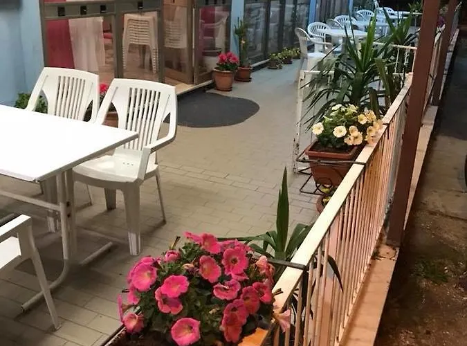 Luna Rossa 3* ريميني